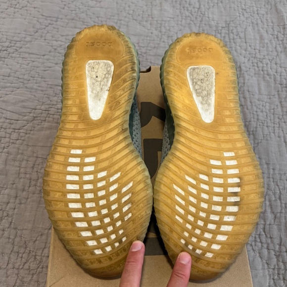 Adidas Yeezy Boost 350 V2 Desert Sage Size 11 Mens - Picture 4 of 8